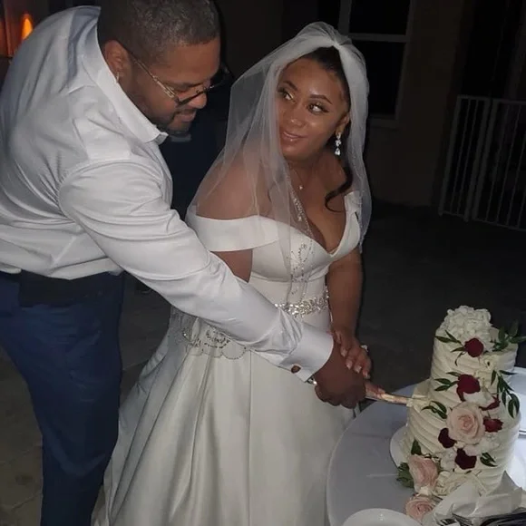 David's Bridal White Wedding Dress